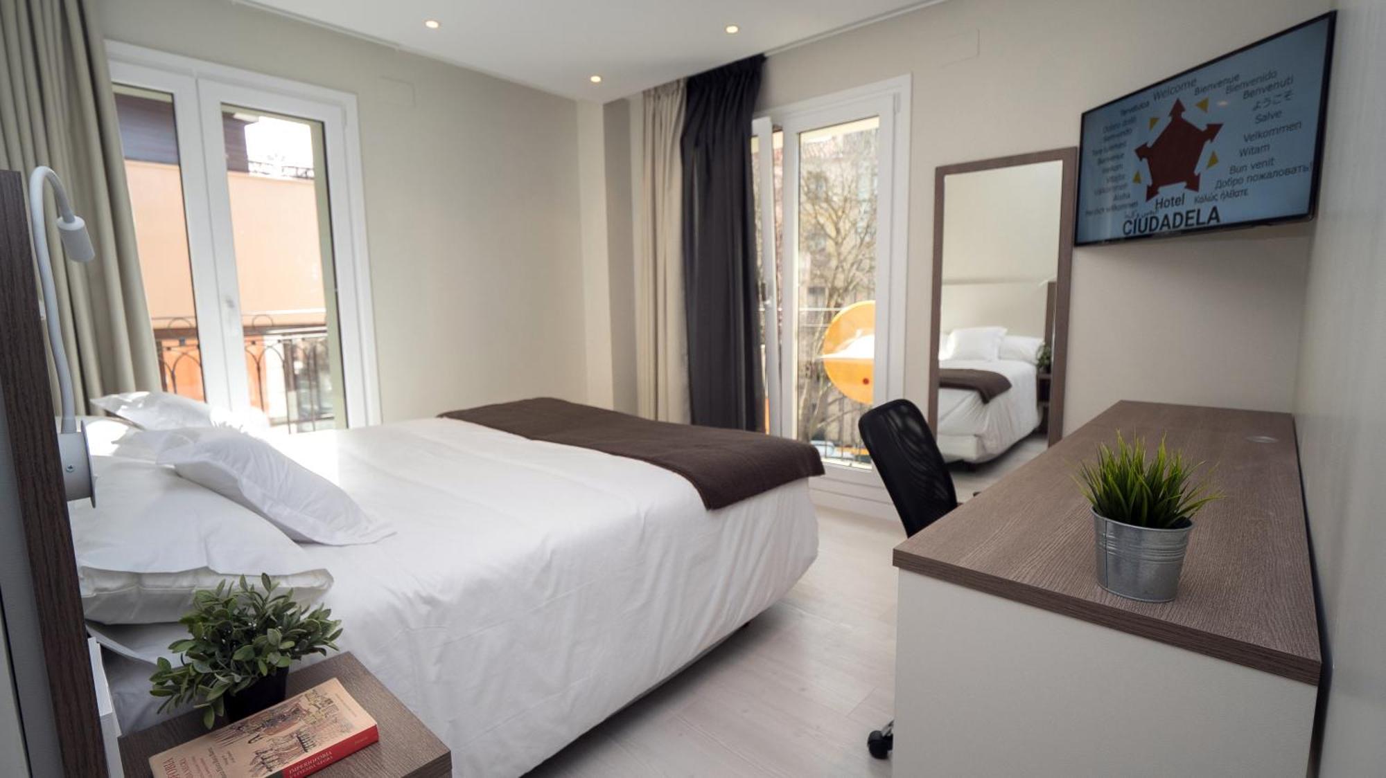 Hotel Ciudadela 팜플로나 외부 사진